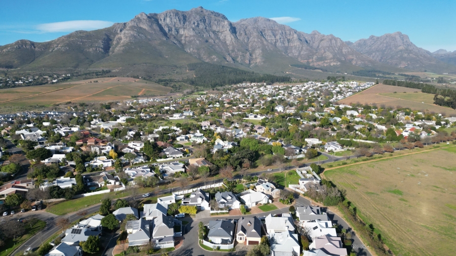 2 Bedroom Property for Sale in Paradyskloof Western Cape